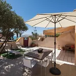 Home2book Coastal Paradise & Terrace, 아파트