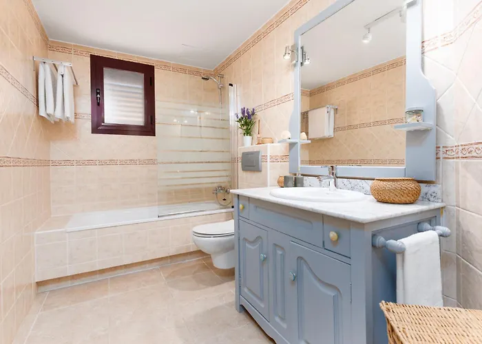 Home2book Coastal Paradise & Terrace,